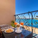 Nikolina Seaview Апартаменты