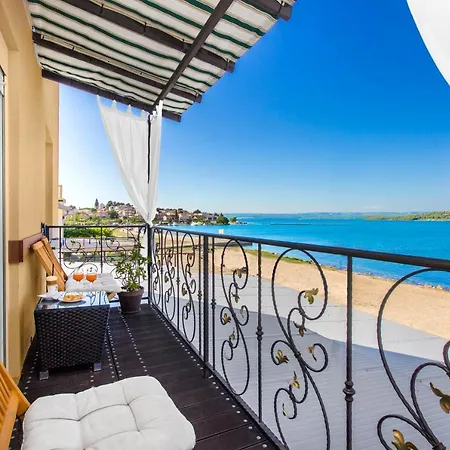 Apartman Nikolina Seaview