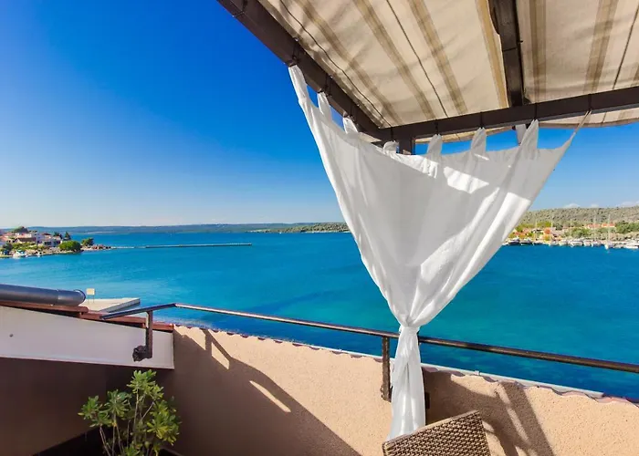 Apartment Nikolina Seaview