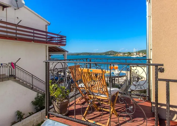 Nikolina Seaview * Σίμπενικ