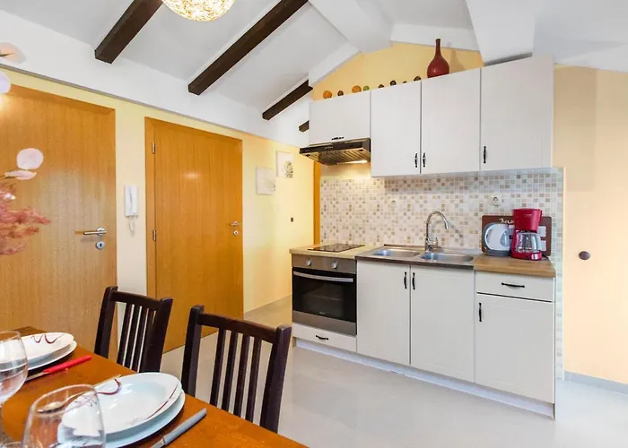 Nikolina Seaview * Sibenik