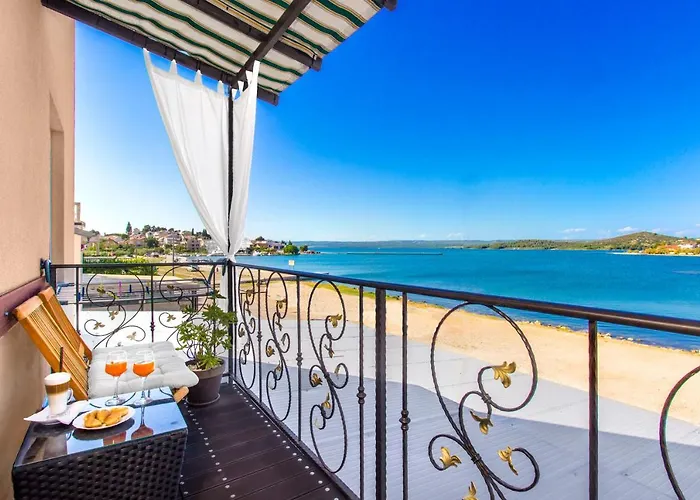 Apartment Nikolina Seaview