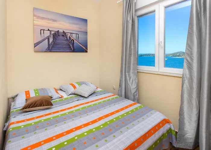 Nikolina Seaview Apartment Sibenik