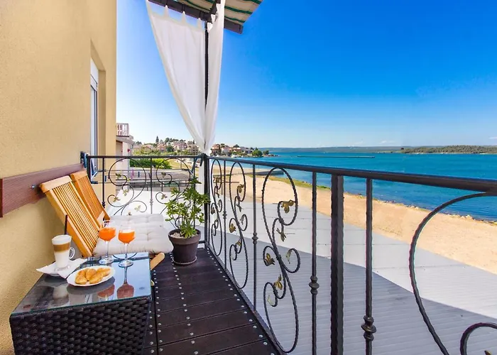 Διαμέρισμα Nikolina Seaview *