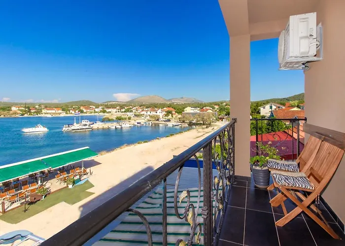 Διαμέρισμα Nikolina Seaview *