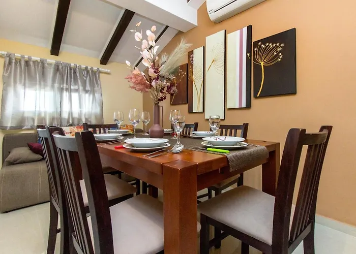 Nikolina Seaview * Σίμπενικ