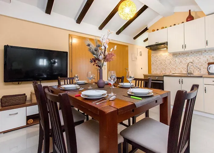 Nikolina Seaview * Σίμπενικ