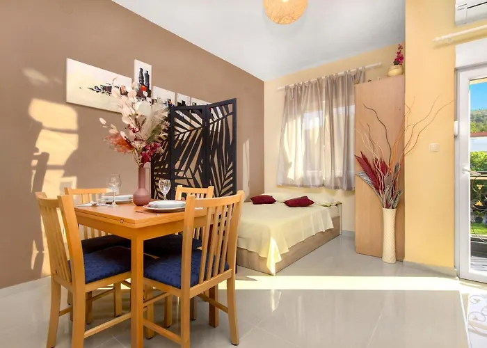 Nikolina Seaview Sibenik