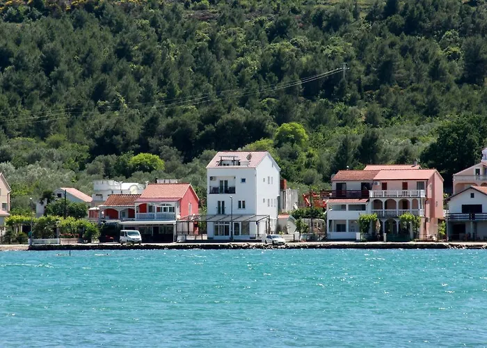 Nikolina Seaview * Σίμπενικ